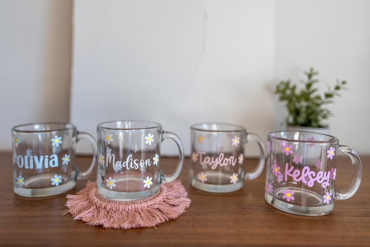 Personalized Daisy Clear Mug