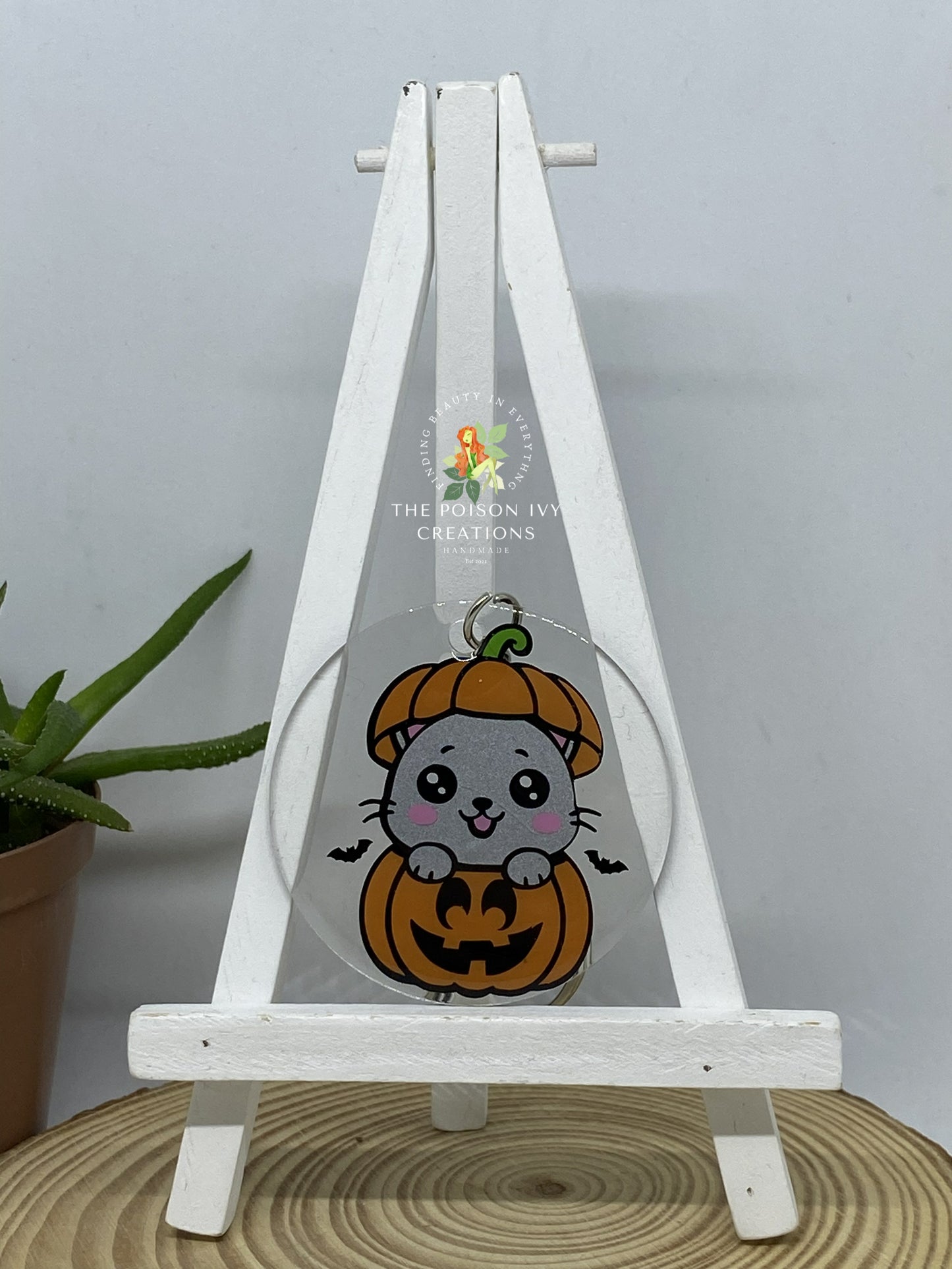 Cat in pumpkin spooky keyring